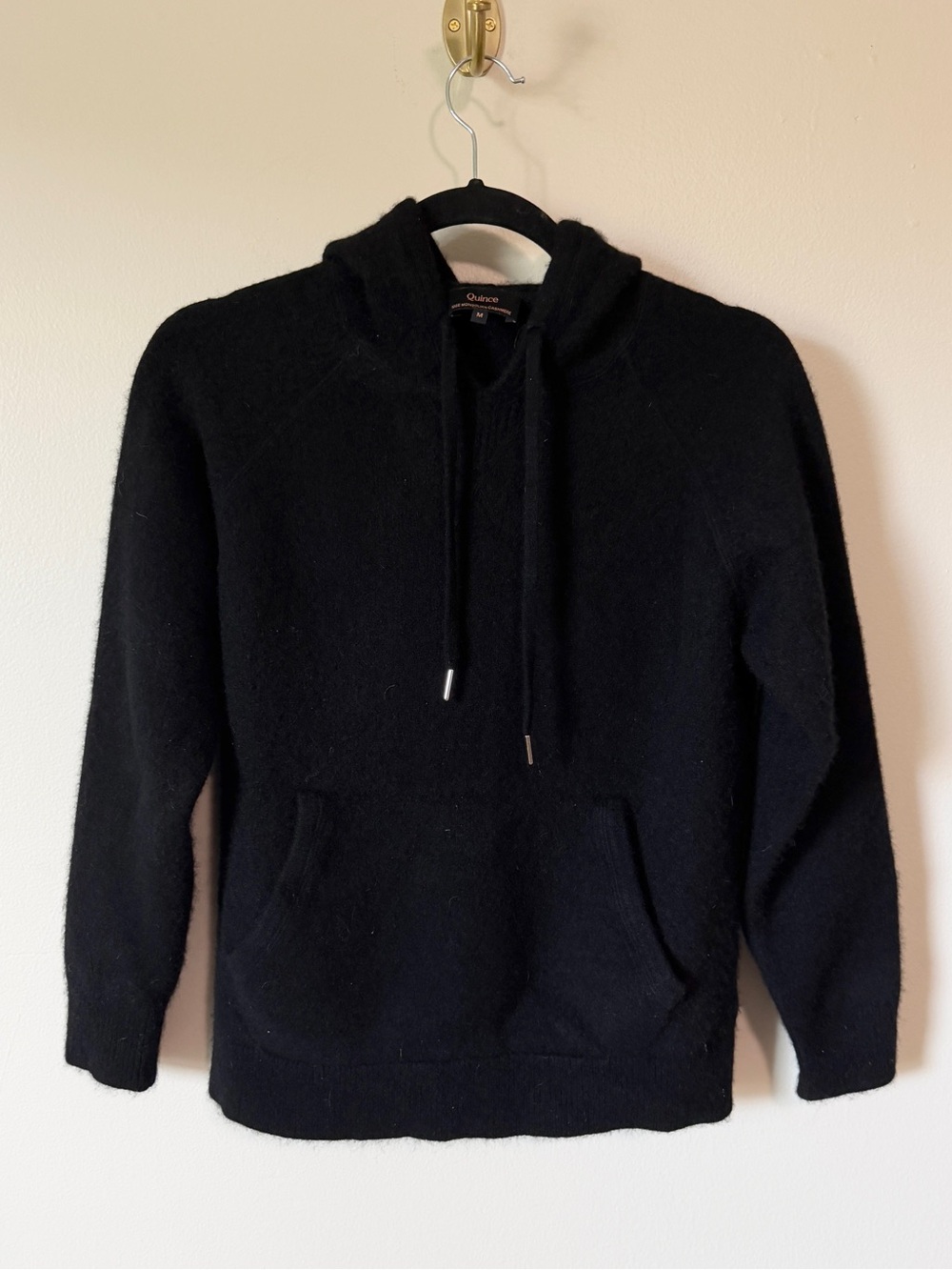 Quince 100% mongolian cashmere black front pocket hoodie pullover size S/M